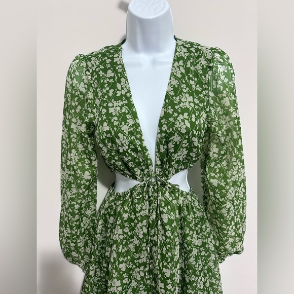 NWT Abercrombie & Fitch Long-sleeve sheer Green Floral Cutout Dress - Small - Picture 6 of 10